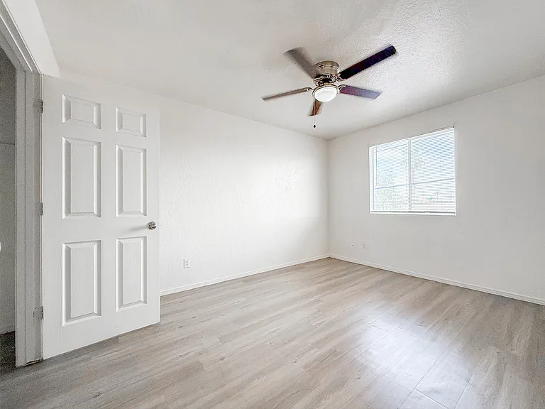 2537 W Georgia Ave #17 — Photo 14