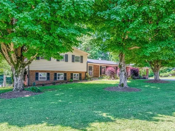 713 W 6th St, Newton, NC 28658