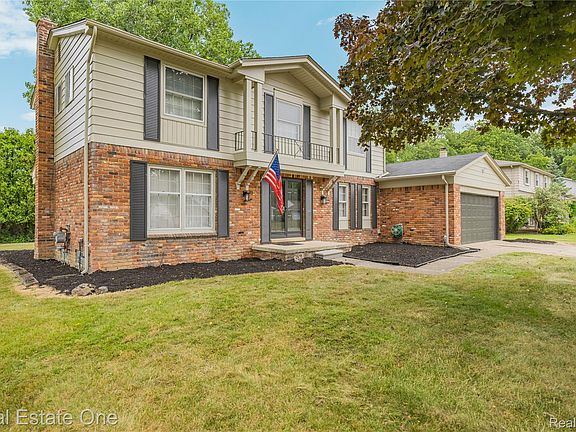 3rd image of 31917 Olde Franklin Dr