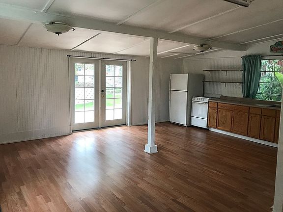 2nd image of 2600 Ramona Dr #Studio