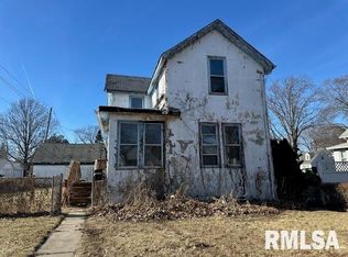 2822 Harrison St, Davenport, IA 52803