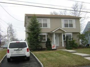 16 E Summit Ave, Sewaren, NJ 07077