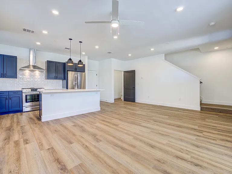 Escalon Townhomes — Photo 39