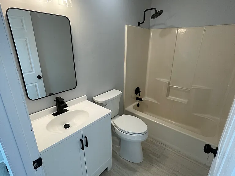 932 Gaston St #936 — Photo 4