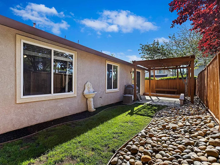 611 Ash Ct — Photo 19