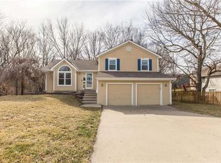 10210 N Tracy Ave, Kansas City, MO 64155