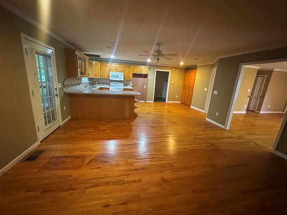 5th image of 1748 Wesley Chapel Rd