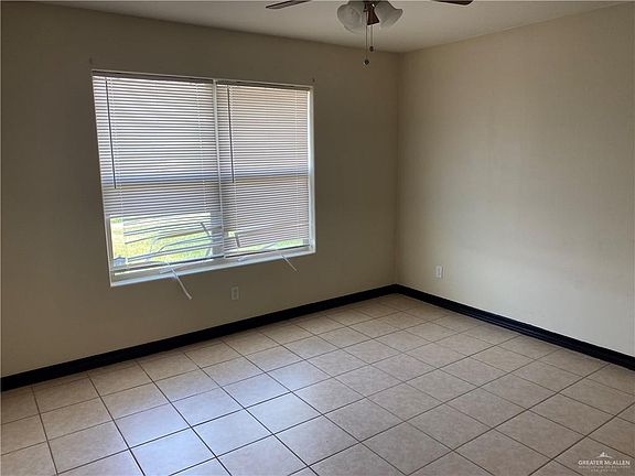 3rd image of 826 Alexandria Ave