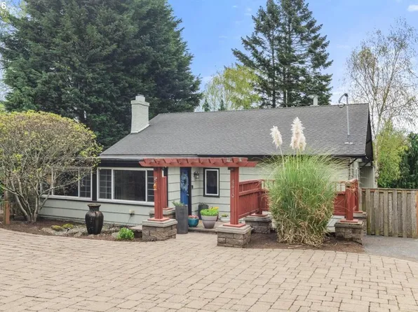 6610 SW Canyon Ln, Portland, OR 97225