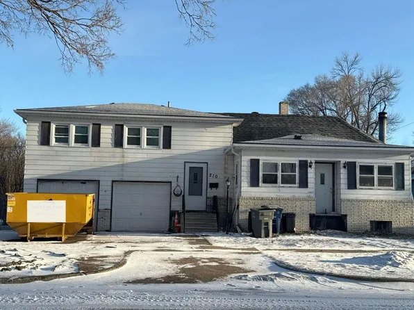 210 9th Ave S, Moorhead, MN 56560