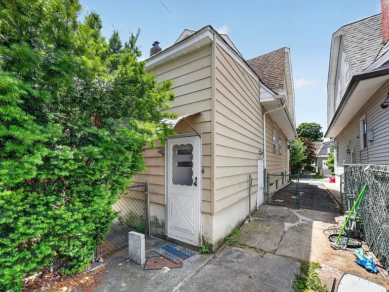 86 Curie Ave #2 — Photo 3