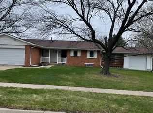 2021 Devoe Dr, Lincoln, NE 68506
