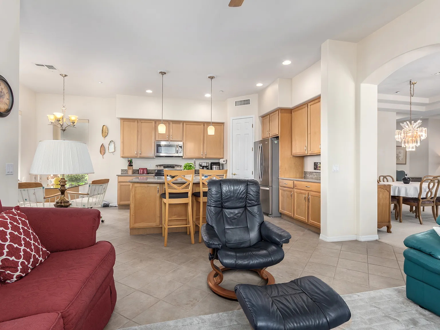 2 bed, 1986 sqft, $4,500 — Photo 2
