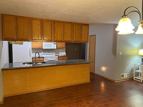 2nd image of 2223 Wittenham Pl