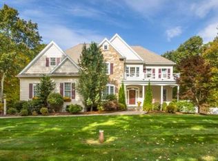 17 Blueberry Dr, Mendon, MA 01756