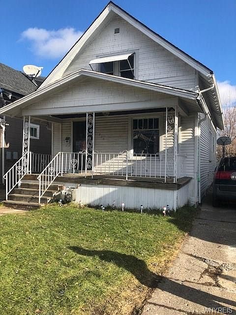 1st image of 225 Hagen St