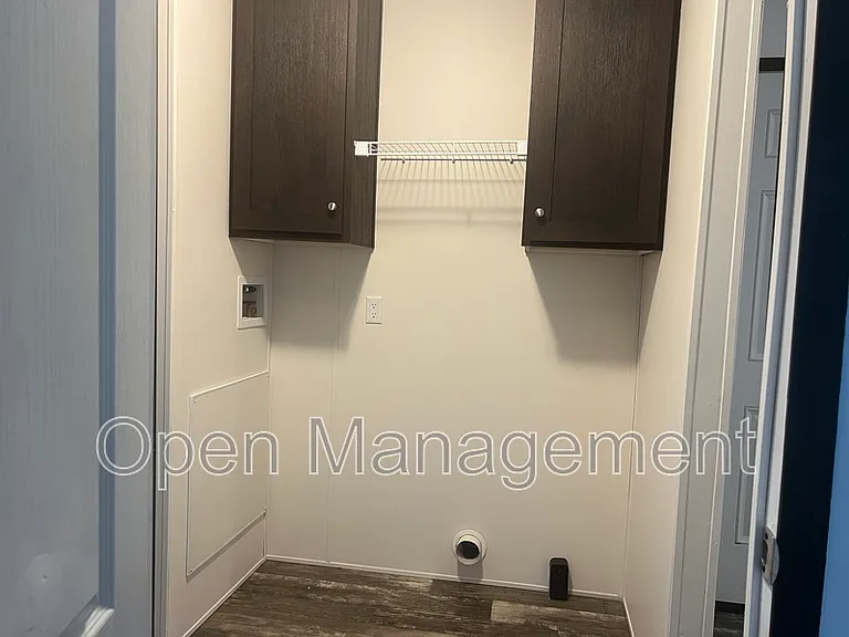 825 1st Ave E #323 — Photo 10