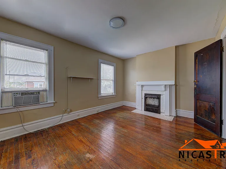 1638 Indianola Ave — Photo 6