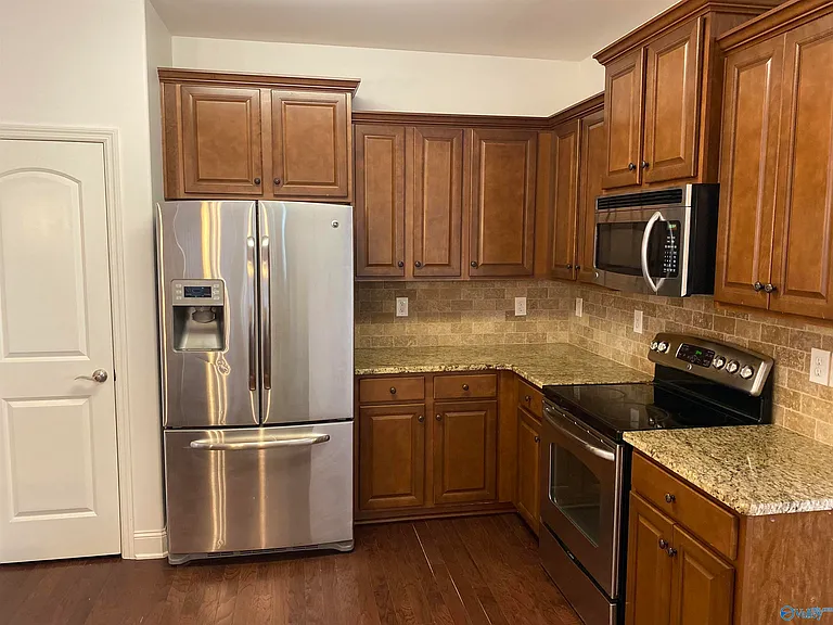 3015 Hampstead Dr SE — Photo 5