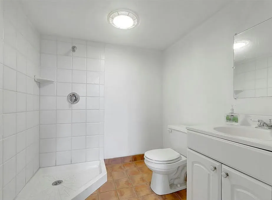 3 bed, 1500 sqft, $3,200 — Photo 2