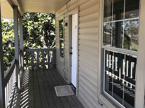 4th image of 3232 Redwood Ln #D