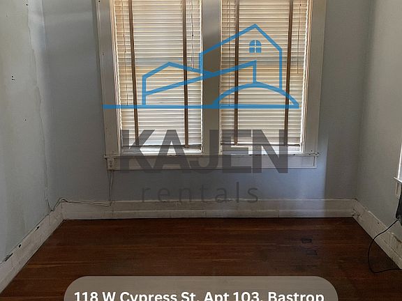 4th image of 118 W Cypress Ave #103