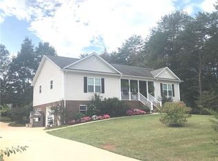 104 Cabin Creek Dr, Hudson, NC 28638