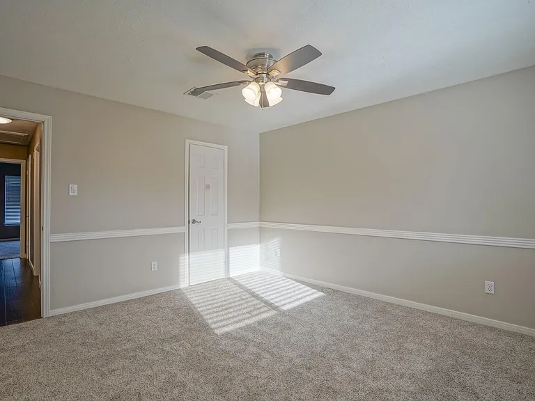 2108 Lakeway Dr — Photo 44