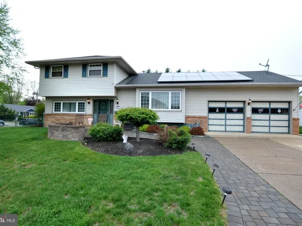 2301 Hartford Dr, Glendora, NJ 08029