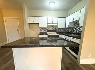 140 Chestnut St APT 204, Springfield, MA 01103