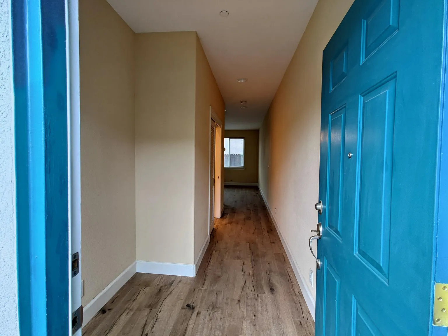 3 bed, 2.5 bath, 1266 sqft, $2,595 — Photo 3