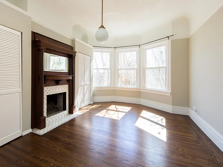 152 Henry St — Photo 10