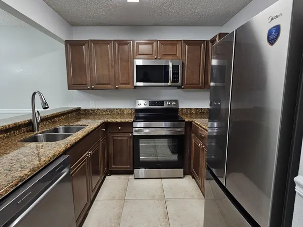 1541 Balfour Point Dr, Royal Palm Beach, FL