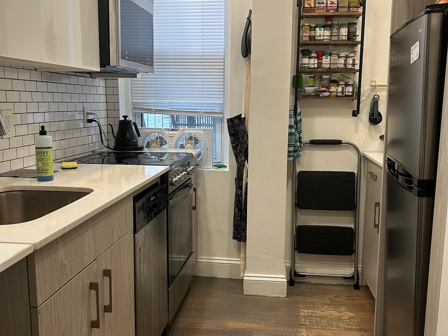 1 bed, $2,999 — Photo 2
