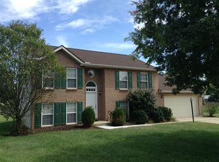 3878 Copper Ridge Ct, Amelia, OH 45102