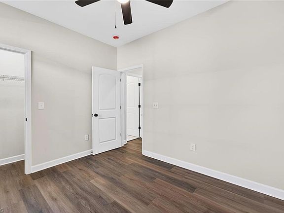 5th image of 2800 Merryweather Rd