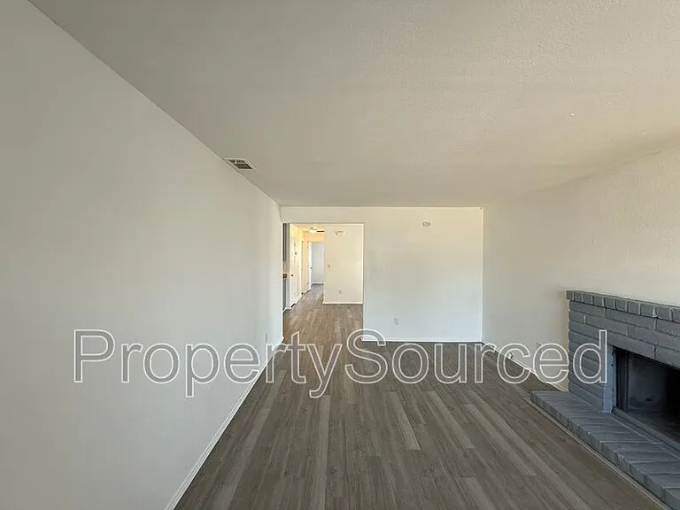 1944 Hickock Ct — Photo 5