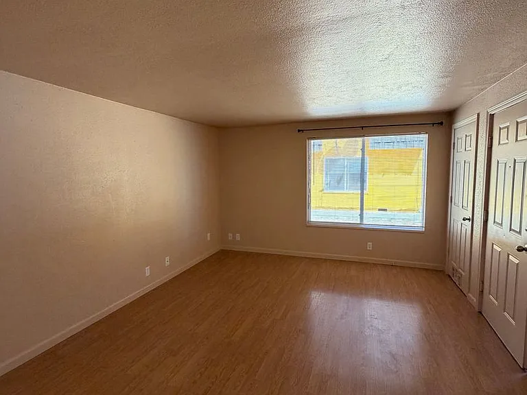 2124 Arthur St #19 — Photo 2