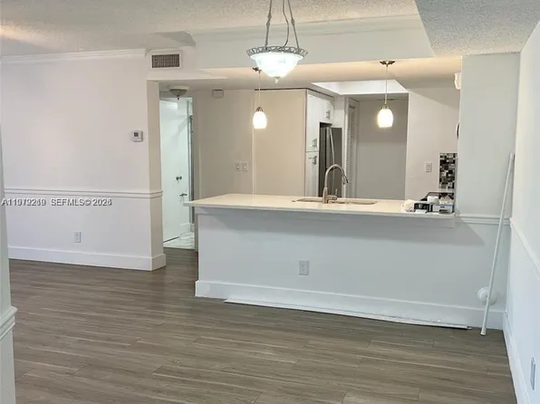 9122 W Atlantic Blvd APT 714, Pompano Beach, FL 33071