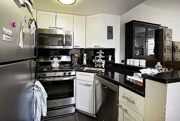 Rented by Waldstar Real Estate LLC | media 18