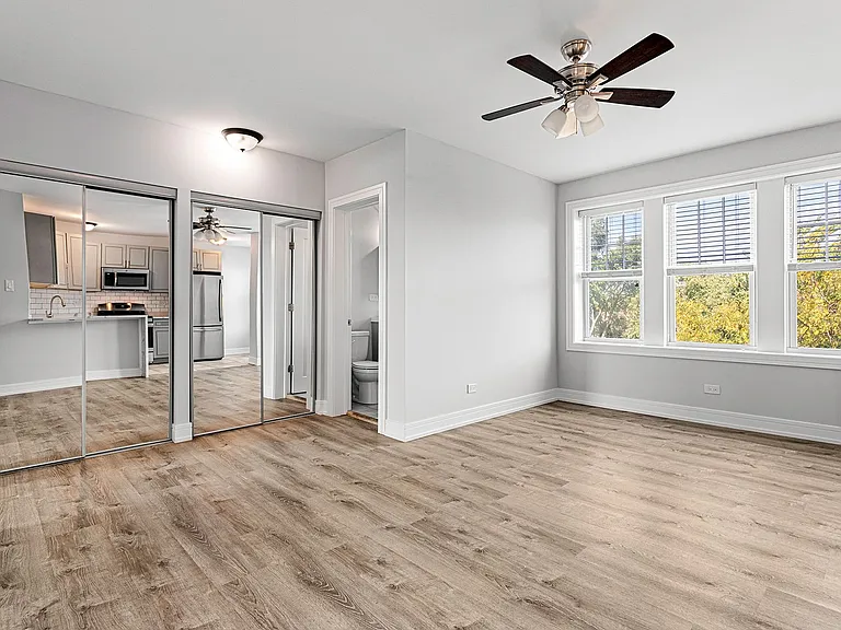 The 1521 Sherwin — Photo 43