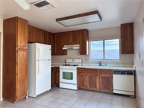 4th image of 6641 Fredonia Dr