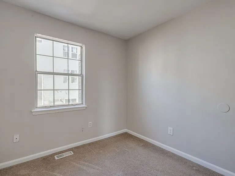 436 Peregrine St — Photo 33