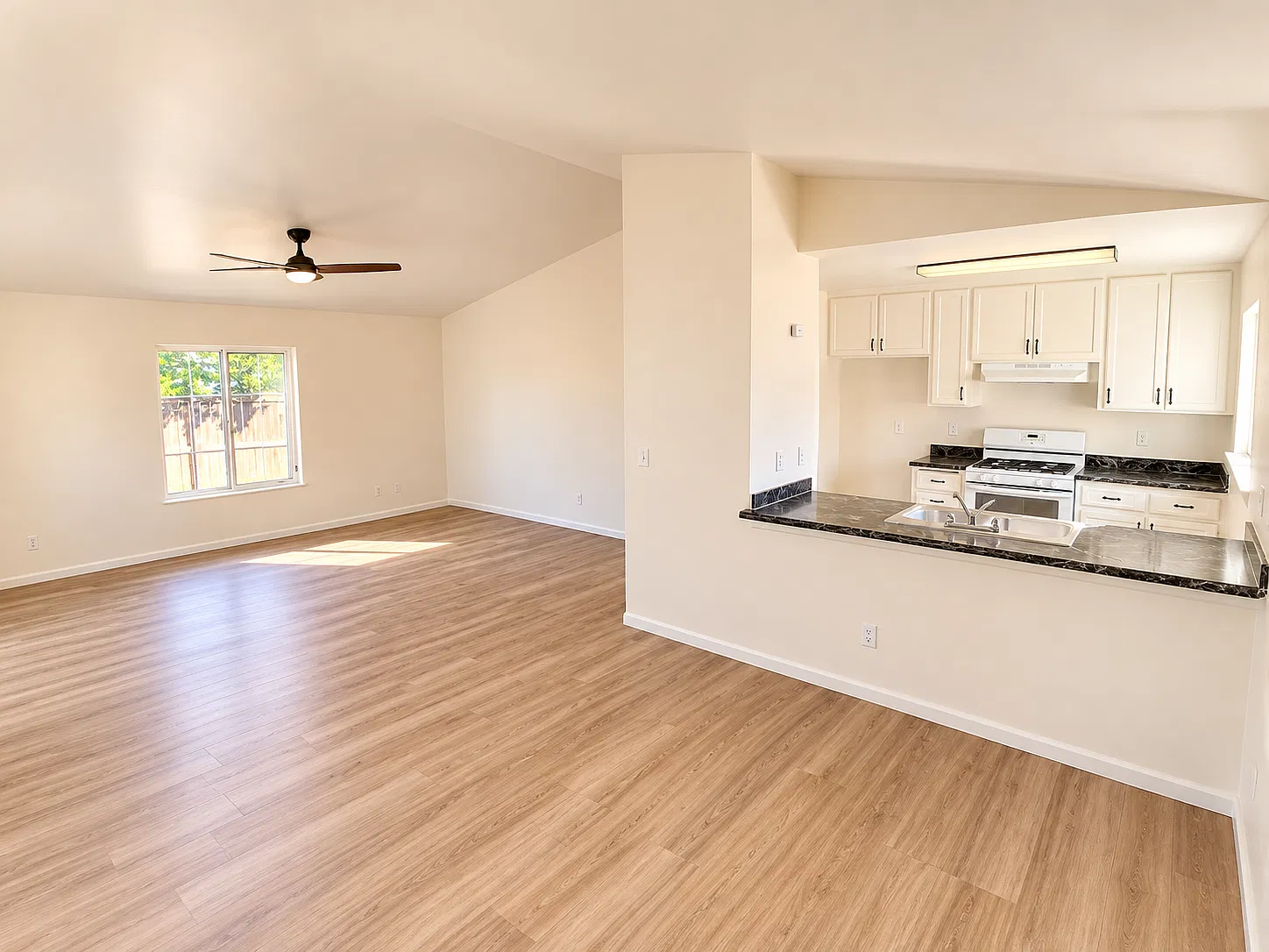 4 bed, 1200 sqft, $2,495 — Photo 2