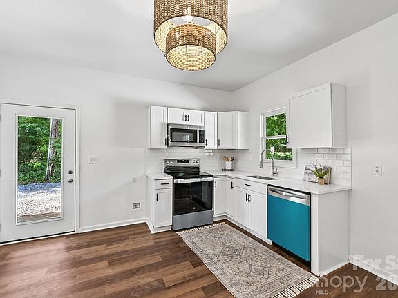 3rd image of 213 Kings Mountain St #A