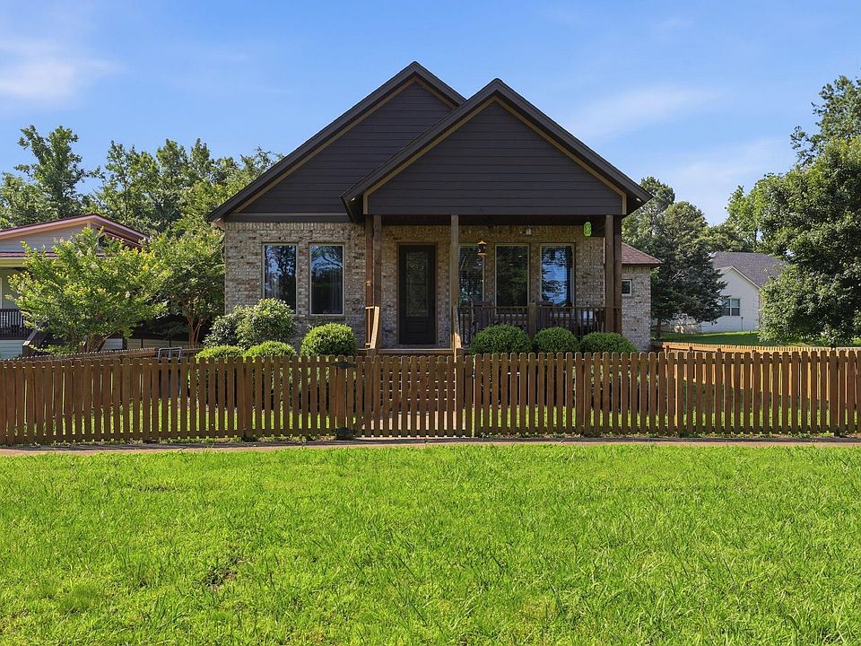 1st image of 608 Cottage Ln
