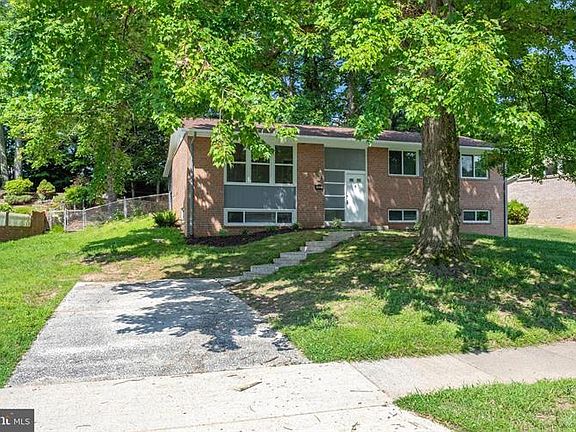 2nd image of 5022 Gainsborough Dr