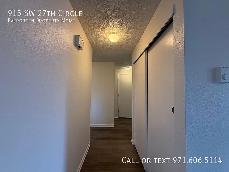 915 SW 27th Cir — Photo 12