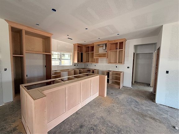 5th image of 1902 N Double Springs Rd