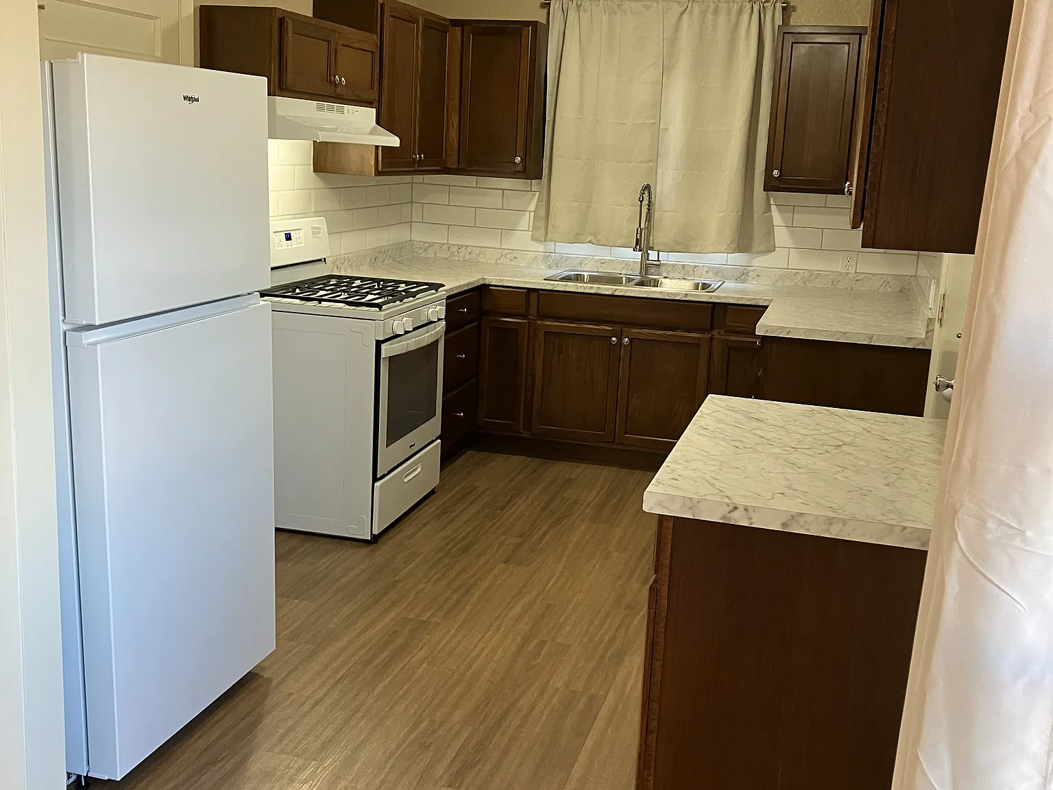 3 bed, 1.5 bath, 1080 sqft, $1,250 — Photo 3